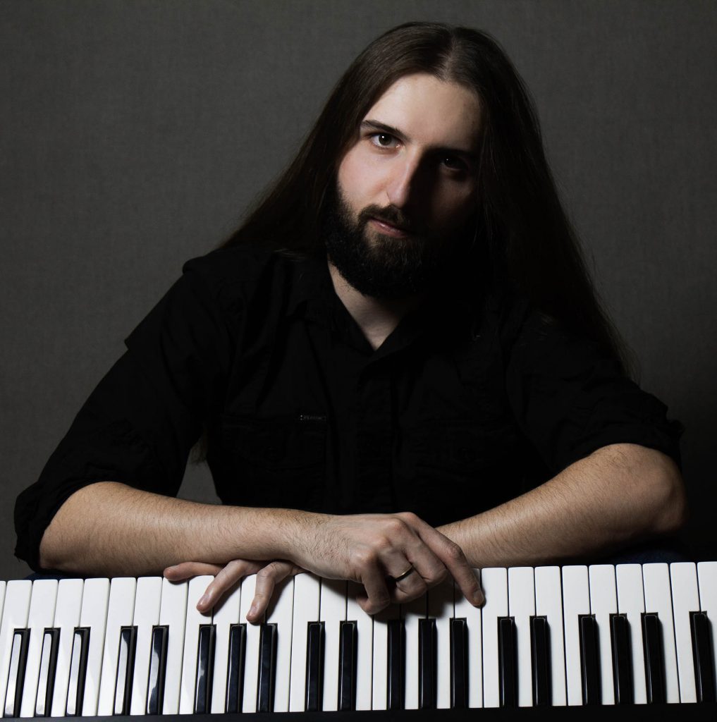 Bartosz Ogrodowicz at the keyboard
